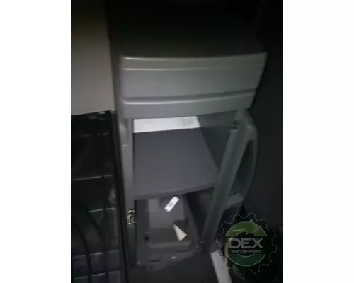 VOLVO VNR640 Cab