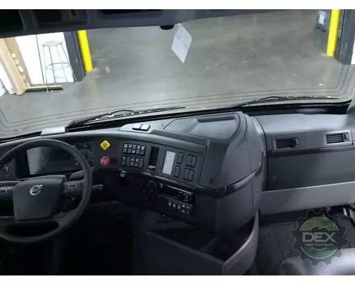 VOLVO VNR640 Cab