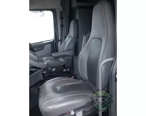 VOLVO VNR640 Cab