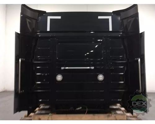 VOLVO VNR640 Cab