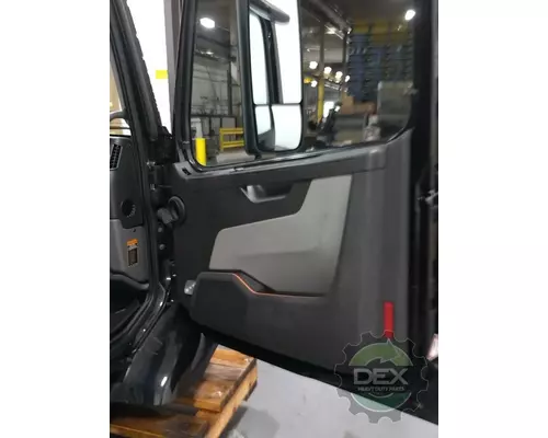 VOLVO VNR640 Cab
