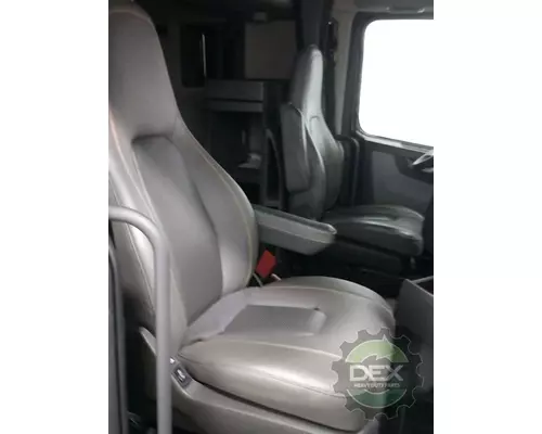 VOLVO VNR640 Cab