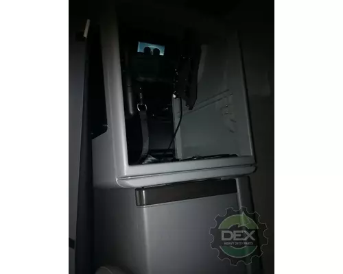 VOLVO VNR640 Cab