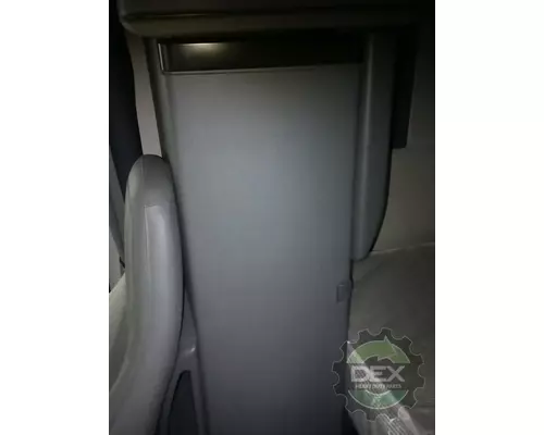 VOLVO VNR640 Cab