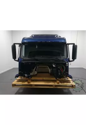 VOLVO VNR640 Cab