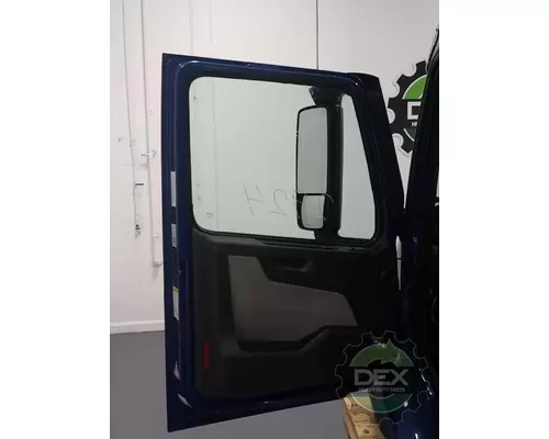 VOLVO VNR640 Cab