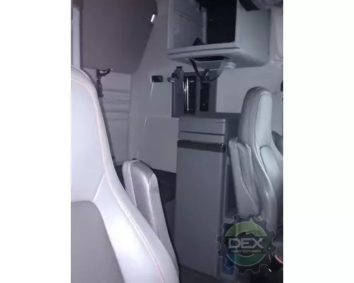 VOLVO VNR640 Cab