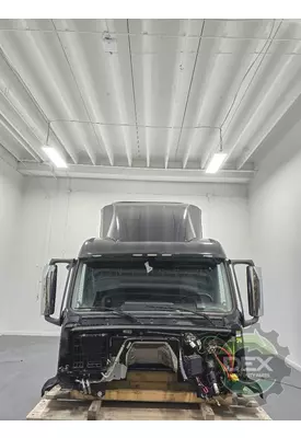 VOLVO VNR640 Cab