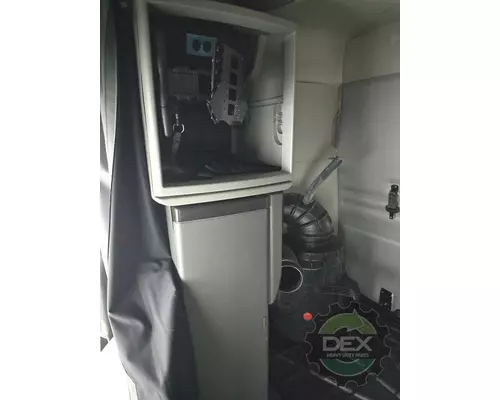 VOLVO VNR640 Cab