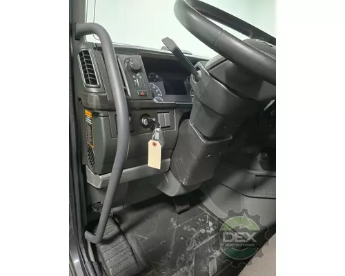 VOLVO VNR640 Cab