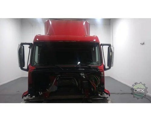 VOLVO VNR640 Cab