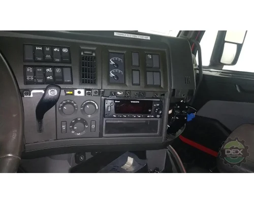 VOLVO VNR640 Cab
