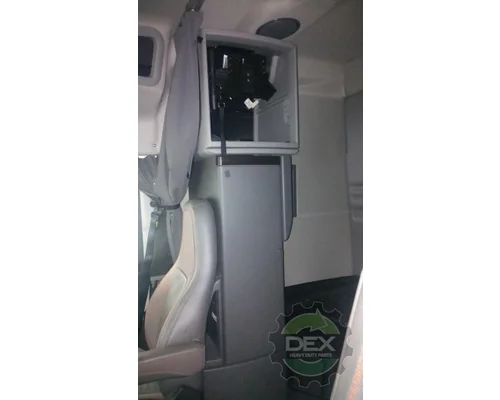 VOLVO VNR640 Cab