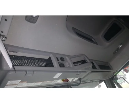 VOLVO VNR640 Cab