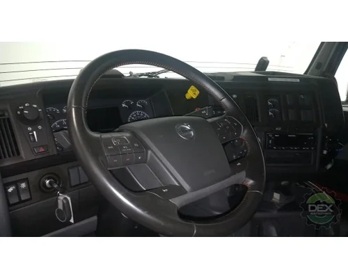 VOLVO VNR640 Cab
