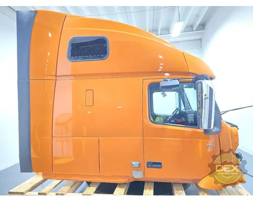 VOLVO VNR660 Cab