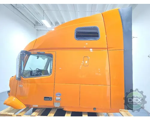 VOLVO VNR660 Cab