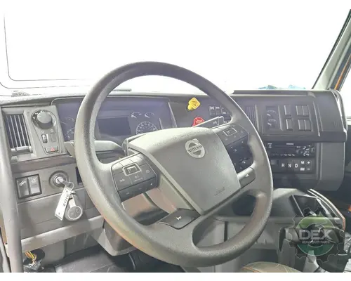 VOLVO VNR660 Cab