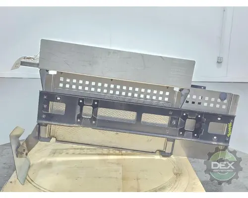 VOLVO VNR 8271 foot step, chassi mounted