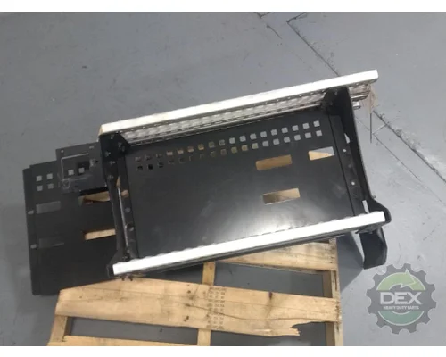 VOLVO VNR 8271 foot step, chassi mounted