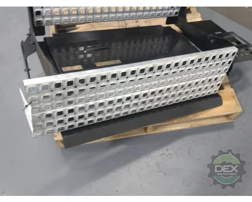 VOLVO VNR 8271 foot step, chassi mounted