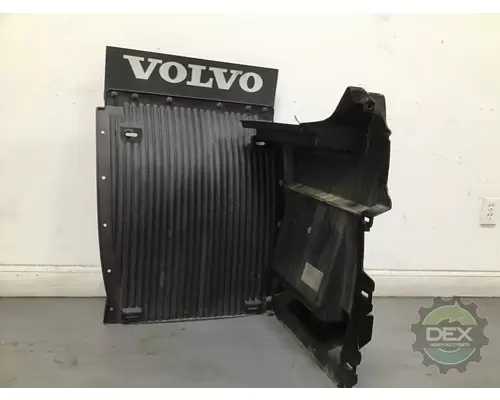 VOLVO VNR 8916 chassis fairings