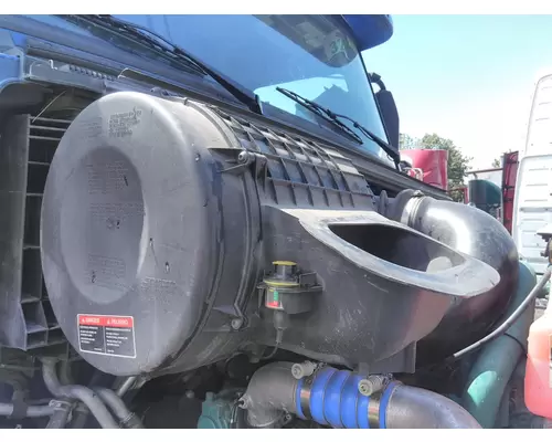 VOLVO VNR AIR CLEANER