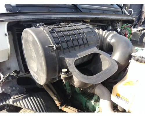 VOLVO VNR AIR CLEANER