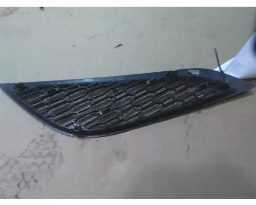 VOLVO VNR AIR INTAKE LOUVERCOVER