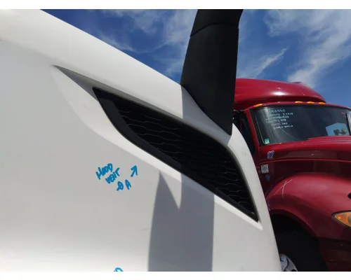 VOLVO VNR AIR INTAKE LOUVERCOVER