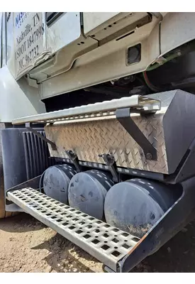 VOLVO VNR BATTERY BOX