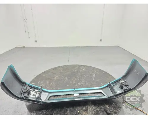 VOLVO VNR Bumper Assembly, Front