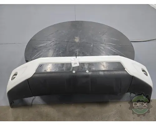 VOLVO VNR Bumper Assembly, Front