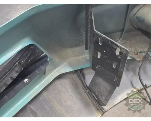 VOLVO VNR Bumper Assembly, Front
