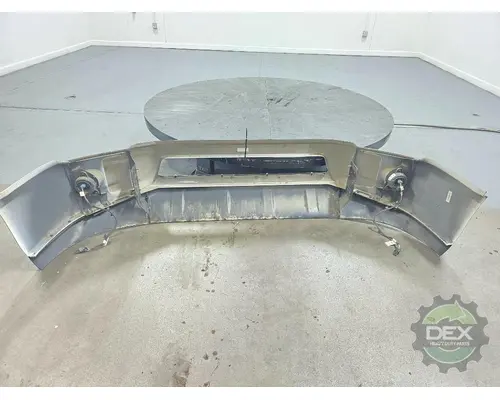 VOLVO VNR Bumper Assembly, Front