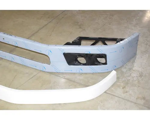 VOLVO VNR Bumper Assembly, Front