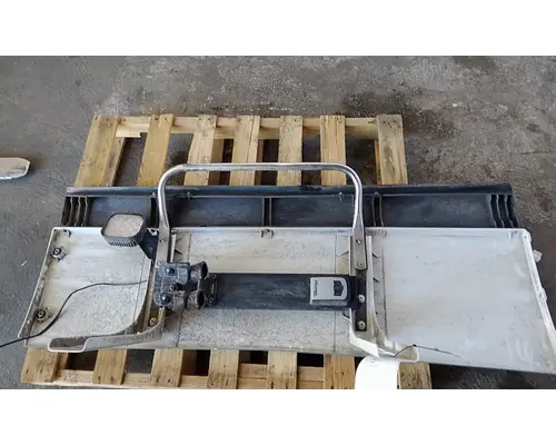 VOLVO VNR CAB EXTENSION