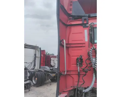 VOLVO VNR CAB EXTENSION