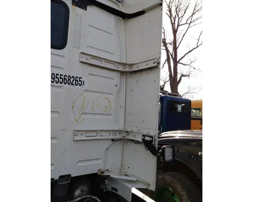 VOLVO VNR CAB EXTENSION