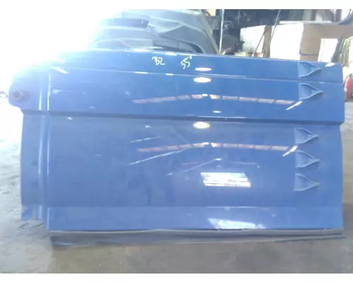 VOLVO VNR CAB SKIRTSIDE FAIRING