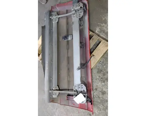 VOLVO VNR CAB SKIRTSIDE FAIRING