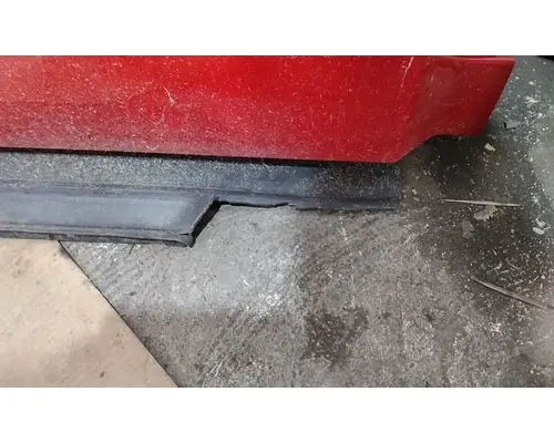 VOLVO VNR CAB SKIRTSIDE FAIRING