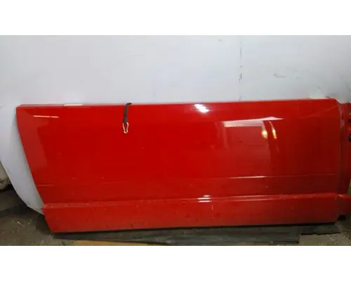 VOLVO VNR CAB SKIRTSIDE FAIRING