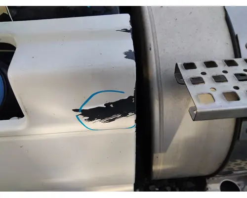 VOLVO VNR CAB SKIRTSIDE FAIRING