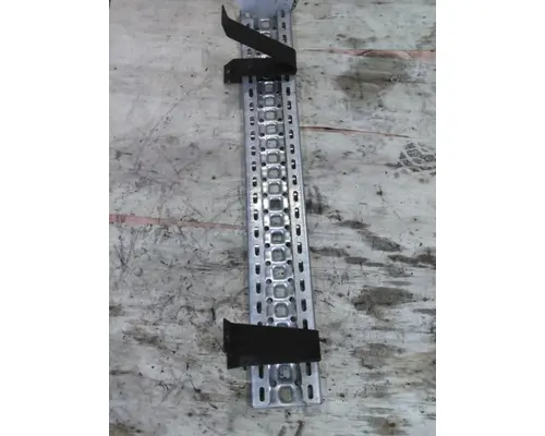 VOLVO VNR CAB STEP