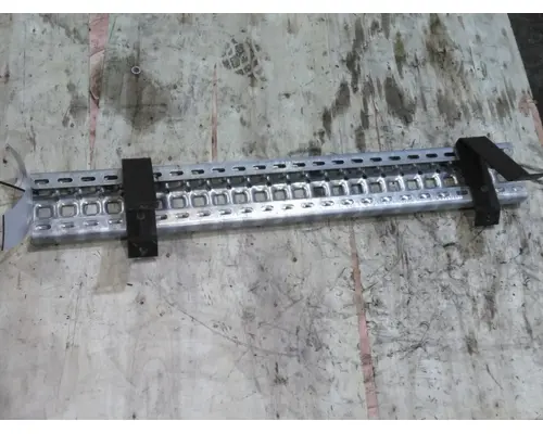VOLVO VNR CAB STEP