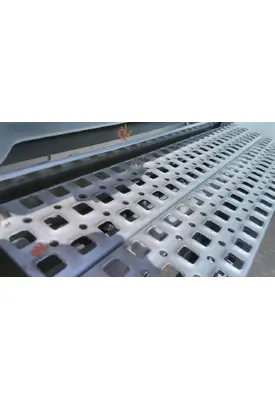 VOLVO VNR CAB STEP