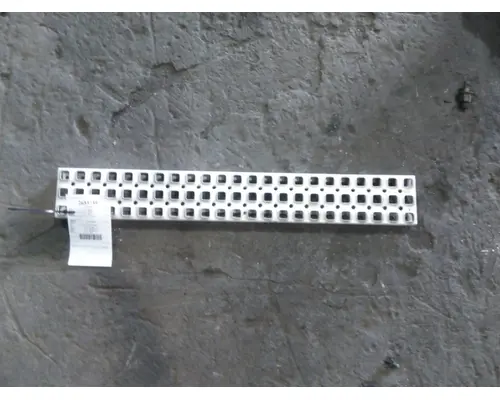 VOLVO VNR CAB STEP