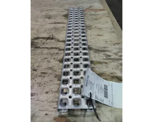 VOLVO VNR CAB STEP