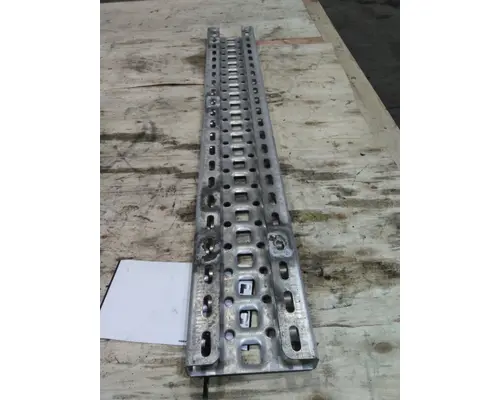 VOLVO VNR CAB STEP
